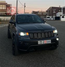 جیپ گراند شیرۆکی